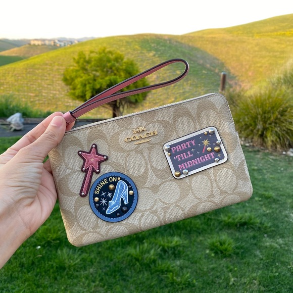 coach wristlet large size